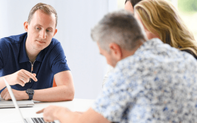 Hoe mensgericht leiderschap en betekenisvol werk het verschil maken in een krappe IT-markt